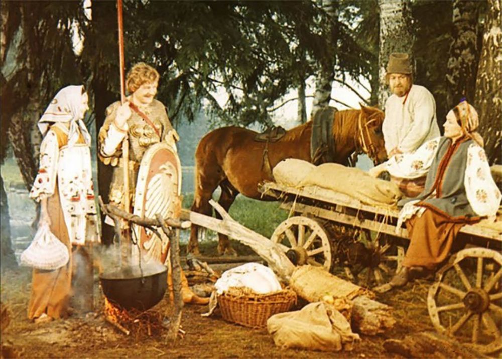 
        Актрисы, сыгравшие старушек-веселушек в сказке «Финист - Ясный сокол»                    
                        (24 фото)                    
            