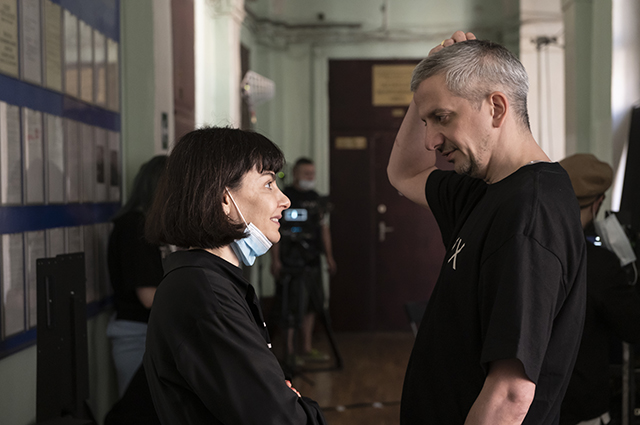 Константин Богомолов в первом тизере сериала Федора Бондарчука и Паулины Андреевой "Псих"