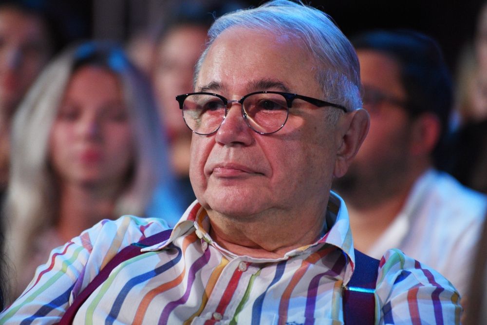 Евгений Петросян в день своего 75-летия впервые показал сына 