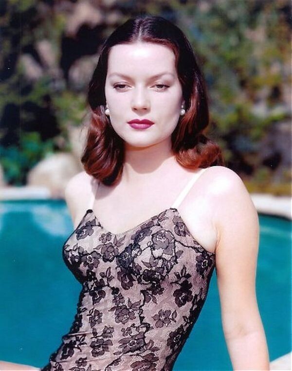 
 Актриса Хэйзел Брукс — Actress Hazel Brooks 
 (19 фото) 
 