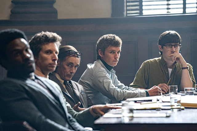 От ромкомов до леденящих душу триллеров: 14 новинок Netflix для уютной осени