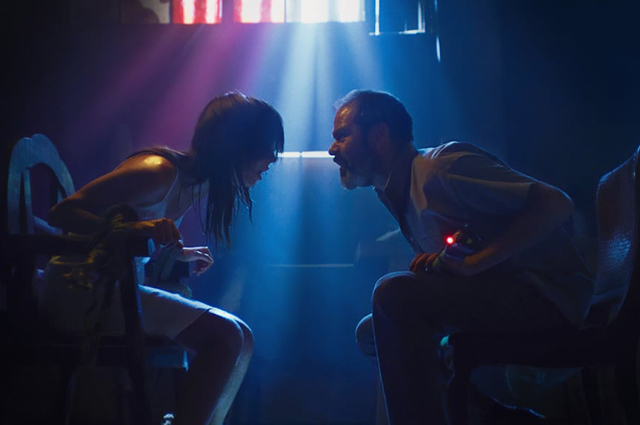 От ромкомов до леденящих душу триллеров: 14 новинок Netflix для уютной осени