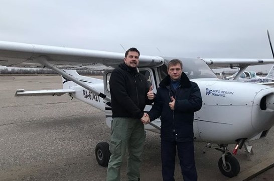 Ведущий Александр Котловой погиб: Трагический случай произошел при крушении легкомоторного самолета в Подмосковье