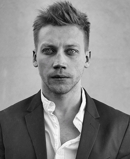 Российский актер Александр Кузнецов снимется в третьей части фильма "Фантастические твари"