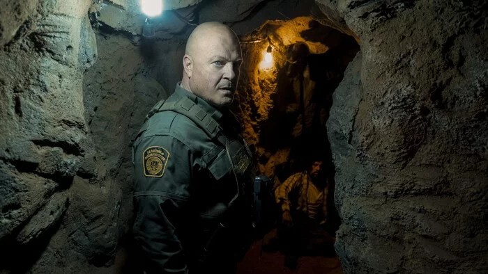 
        17 новых сериалов, которые выходят в январе 2021 года                    
                        (18 фото)                    
            