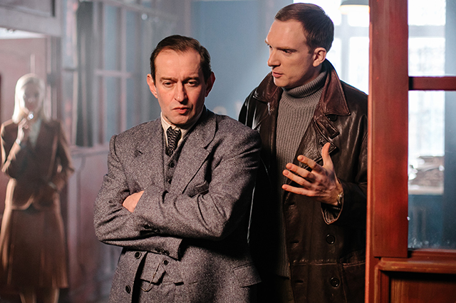 Константин Хабенский, Алена Михайлова и другие в первом тизере нового сериала Федора Бондарчука "За час до рассвета"