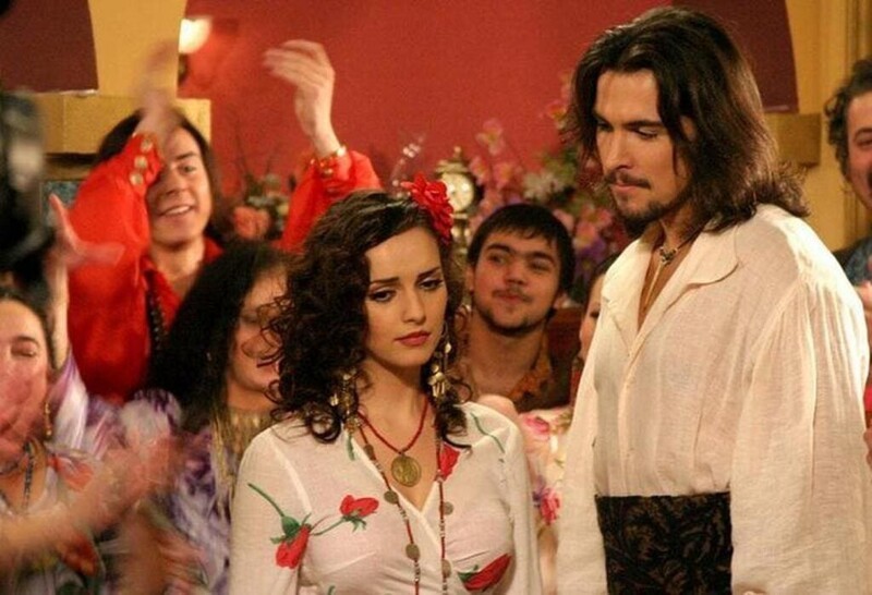 
 Как сейчас выглядят парочки из популярных отечественных сериалов 2000-х 
 (28 фото) 
 