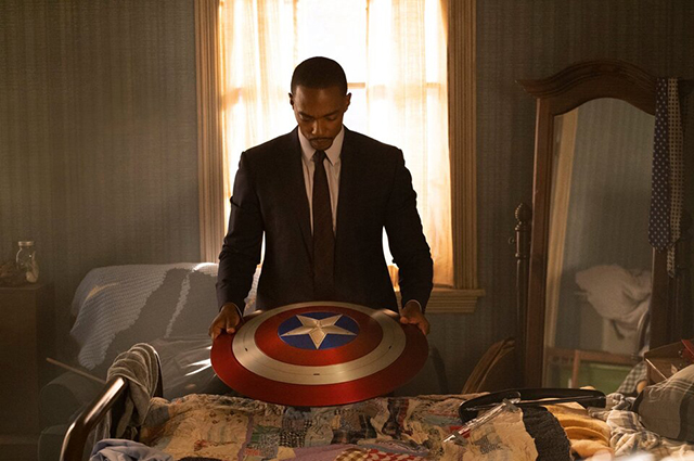 5 сериалов марта: проблемы зумеров, помощники Шерлока Холмса и герои Marvel