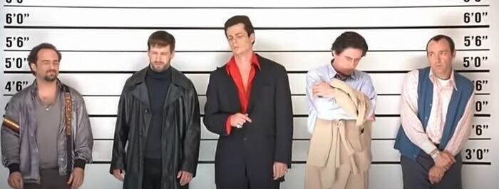 
 30 фильмов с неожиданными сюжетными поворотами, которые трудно превзойти 
 (31 фото) 
 