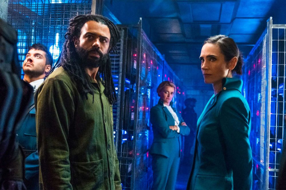 14 лучших и худших сериалов, основанных на известных фильмах 