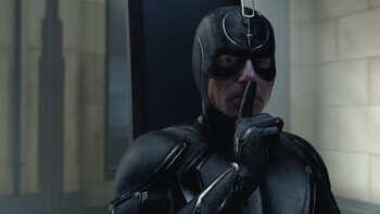 Хейли Этвелл в суперкостюме и другие любопытные герои на официальных кадрах «Доктора Стрэнджа 2»