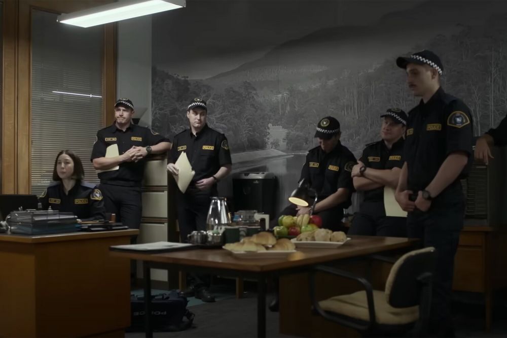 Убийства в глуши под группу «Тату»: 5 причин посмотреть комедийный сериал «Дэдлох» 