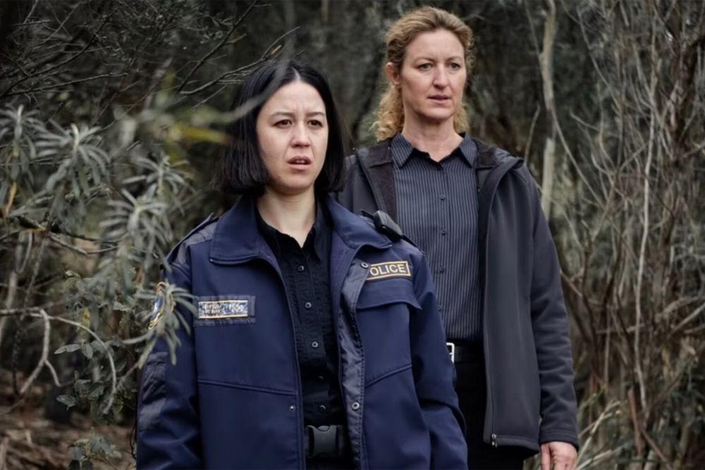 Убийства в глуши под группу «Тату»: 5 причин посмотреть комедийный сериал «Дэдлох» 