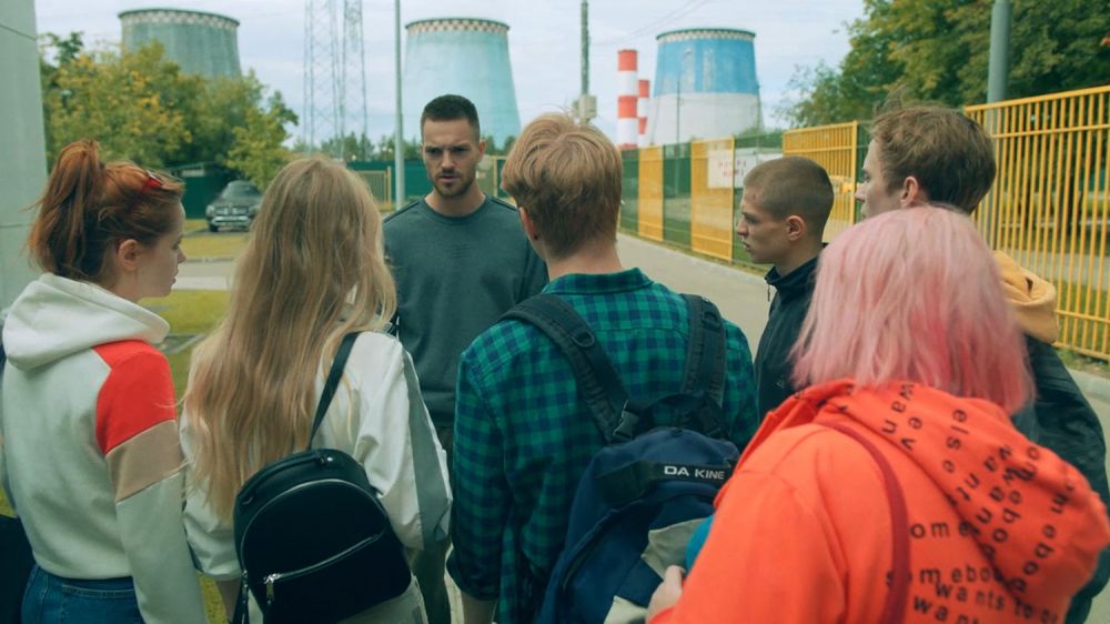 Какие сериалы выходят в декабре 2023 года 