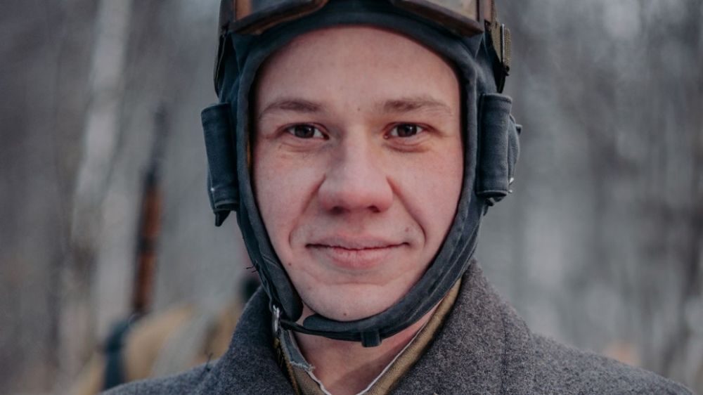 «Быть друг за друга»: актер Павел Комаров о новой большой роли в военной драме «Солдатская мать»