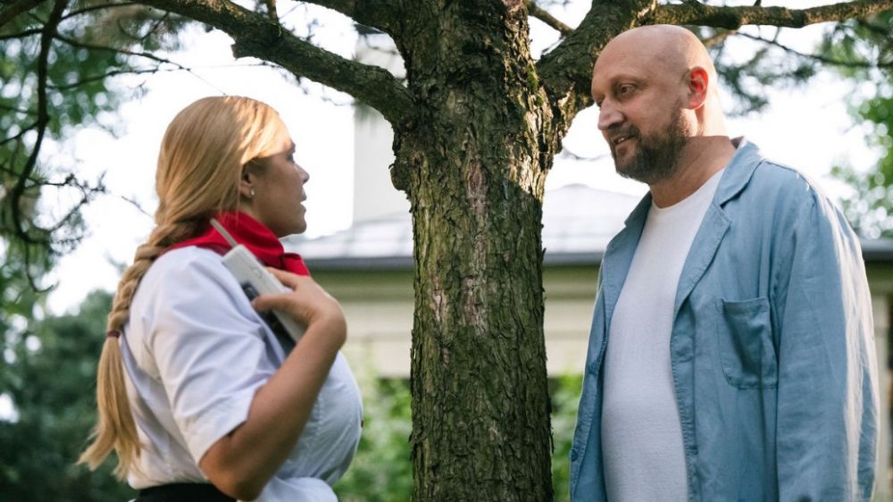 Телеканал ТНТ готовит премьеру комедийного сериала про внедрение кулинара в дом бандита «Повар под прикрытием»