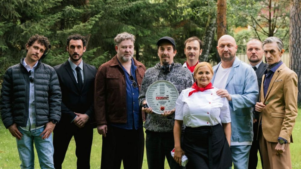 Телеканал ТНТ готовит премьеру комедийного сериала про внедрение кулинара в дом бандита «Повар под прикрытием»